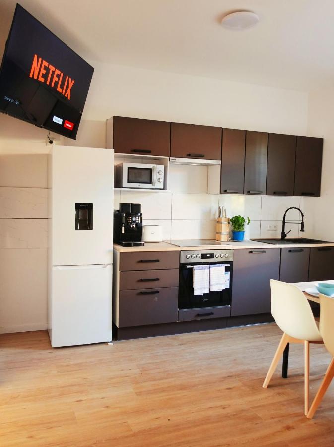 מגדבורג Luvono Apartments - 2 Schlafzimmer / Netflix / Disney+ מראה חיצוני תמונה